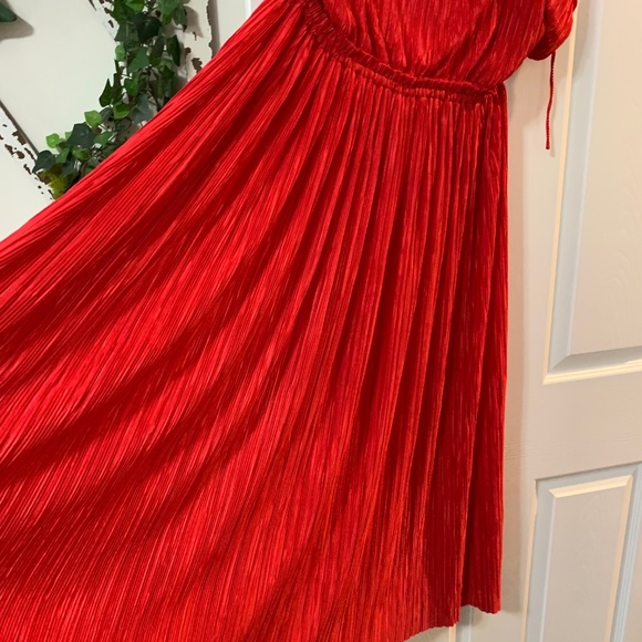 EXPRESS DRESS RED with laced shoulders - HOT! - Picture 3 of 6